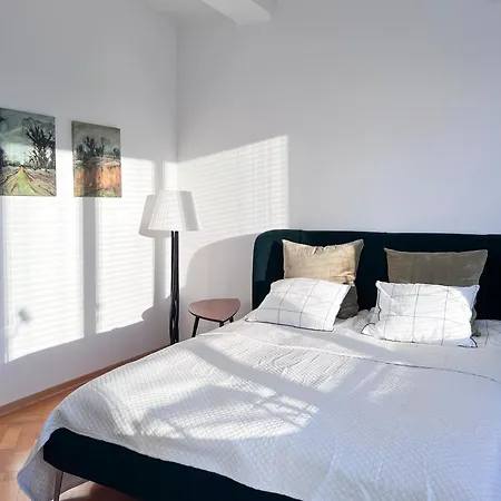 Sunny Center Nest Apartament *